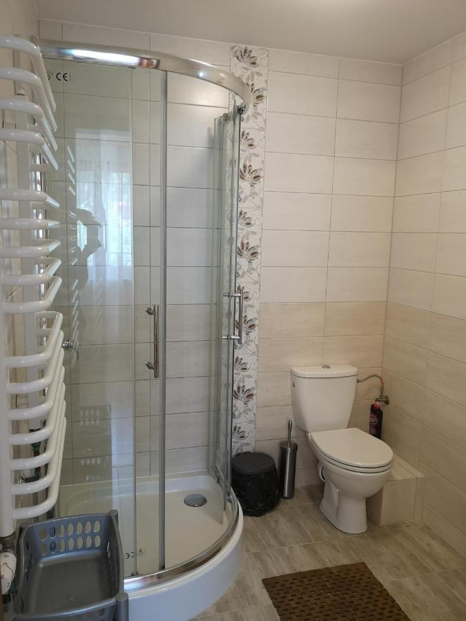 Apartamenty I Stylowe Pokoje โปเบียโรโว ภายนอก รูปภาพ