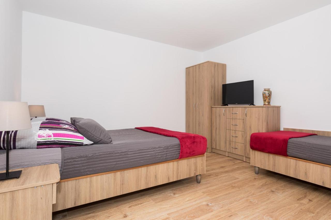 Apartamenty I Stylowe Pokoje โปเบียโรโว ภายนอก รูปภาพ
