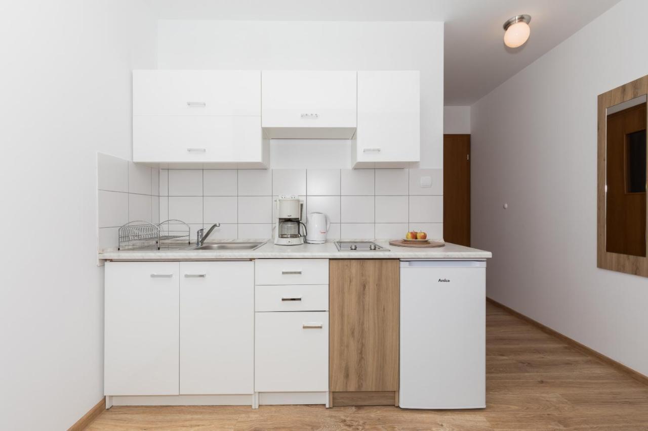 Apartamenty I Stylowe Pokoje โปเบียโรโว ภายนอก รูปภาพ