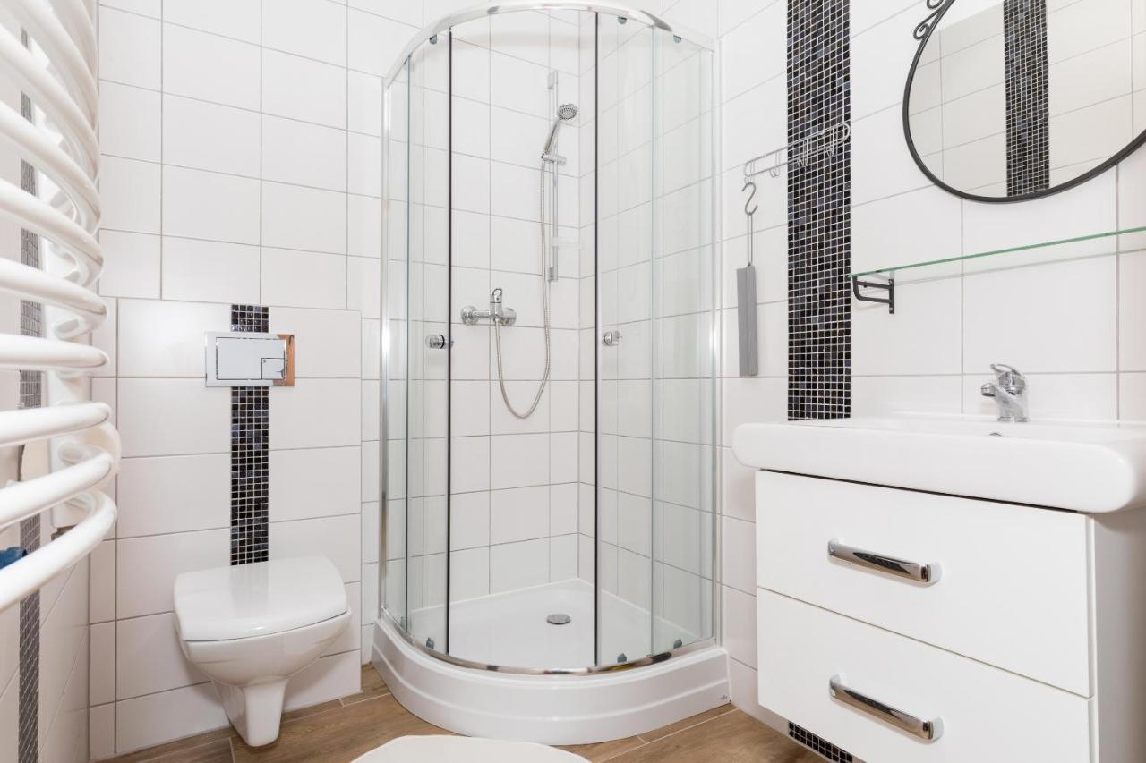 Apartamenty I Stylowe Pokoje โปเบียโรโว ภายนอก รูปภาพ