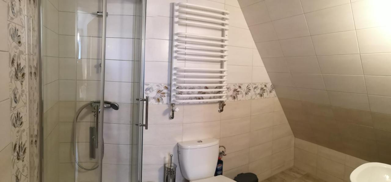 Apartamenty I Stylowe Pokoje โปเบียโรโว ภายนอก รูปภาพ
